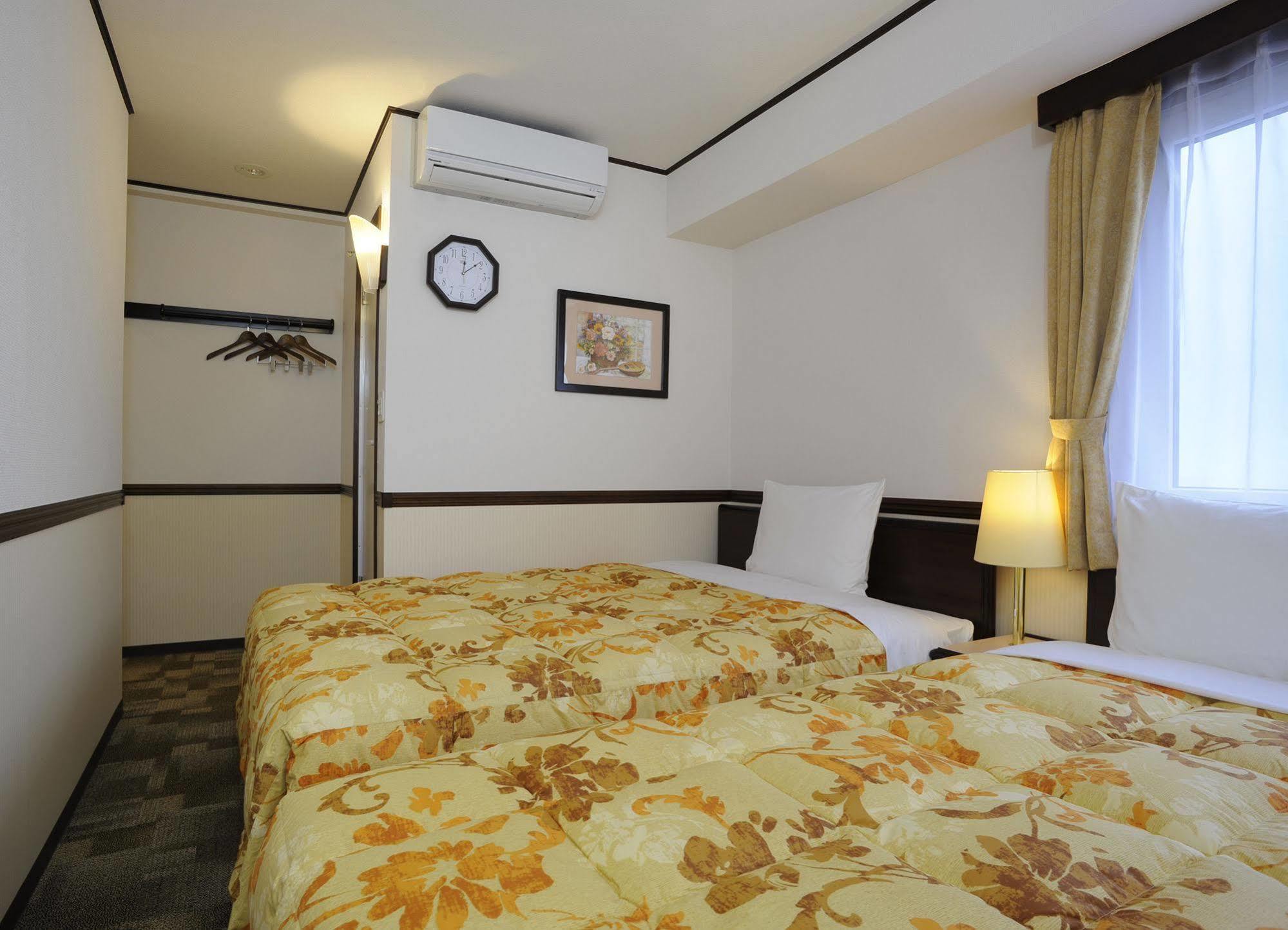 Toyoko Inn Aizuwakamatsu Ekimae Ngoại thất bức ảnh